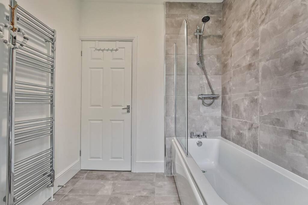 Refurbished Plush Property Great Transport Links Шефилд Экстерьер фото